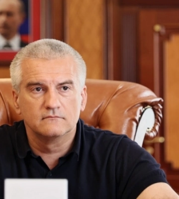 В Криму заявляють про наліт дронів на – соцмережі пишуть про пожежу і вибухи