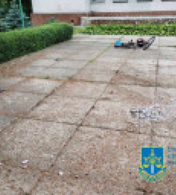 Оккупанты сбросили взрывное устройство в центр города в Сумской области, ранены двое мужчин