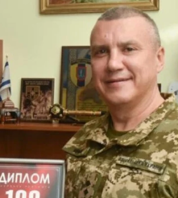 Заробив мільйони: скандальному воєнкому повідомили про підозру, але він зник