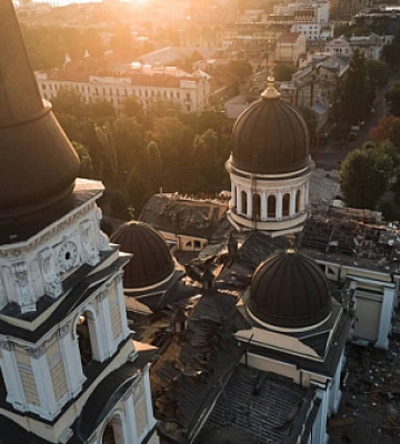 Зеленський показав наслідки нічного обстрілу Одеси