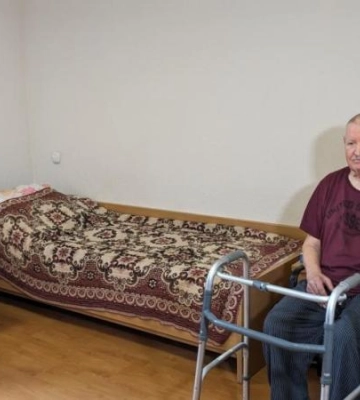 Дніпро комплексно піклується про вимушених переселенців поважного віку