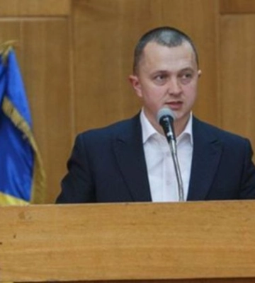 Міського голову Рахова оголошено в розшук через підозру в корупції