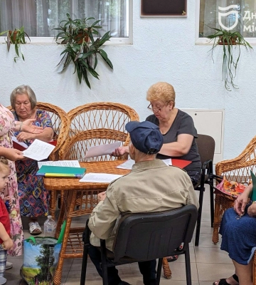 Дніпро комплексно піклується про вимушених переселенців поважного віку