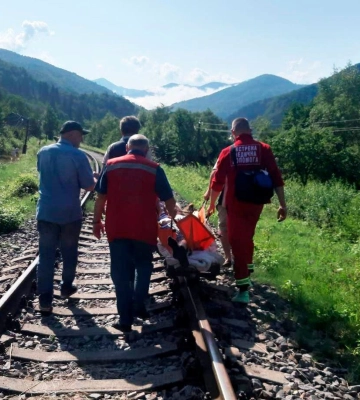 На Закарпатті медики доставили пацієнтку з інсультом з гірського села до лікарні
