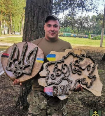 Військовий з Рівненщини створив мапу України з гільз