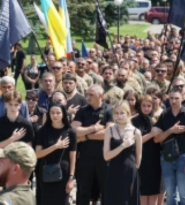 В Ужгороді попрощалися із загиблим Анатолієм Тегзою