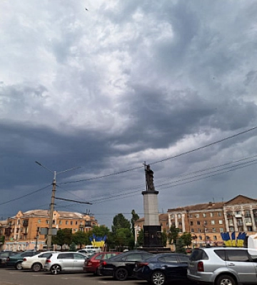 В Кривом Роге на заправке горел автомобиль