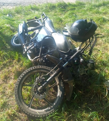 На Полтавщині легковик «ВАЗ» врізався в 17-річного мотоцикліста: хлопця госпіталізовано до лікарні