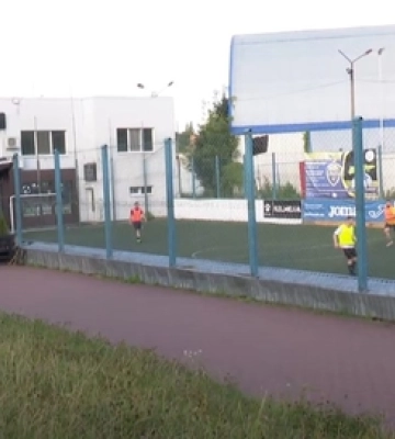 У Луцьку взяли в оренду ділянку під футбольне поле, а відкрили ще й паб (відео)