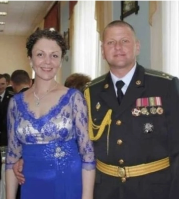 Головнокомандувач ЗСУ зворушливо привітав з днем народження свою дружину