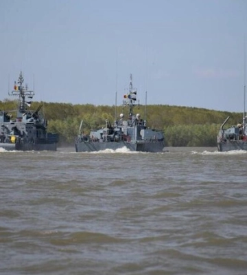 Румунське судно потрапило під обстріл під час атаки росіян на український порт на Дунаї – ЗМІ