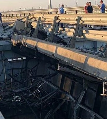 Подрыв Крымского моста: названы суда, перевозящие оккупантов на полуостров