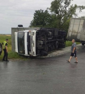На Тернопільщині внаслідок негоди пошкоджені покрівлі та обірвані ЛЕП