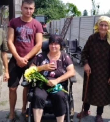 Матері загиблого воїна з Кореччини вручили нагороду сина