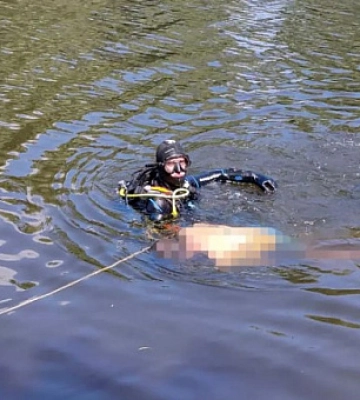На Дніпропетровщині рятувальники дістали з водойми тіло чоловіка, якого шукали 2 дні
