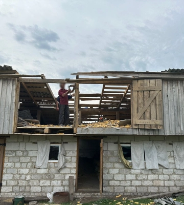 Правоохоронці Сумщини продовжують документувати наслідки ворожих обстрілів з боку рф