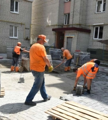 Ремонт прибудинкових територій у Луцьку орієнтовно обійдеться в 100 мільйонів