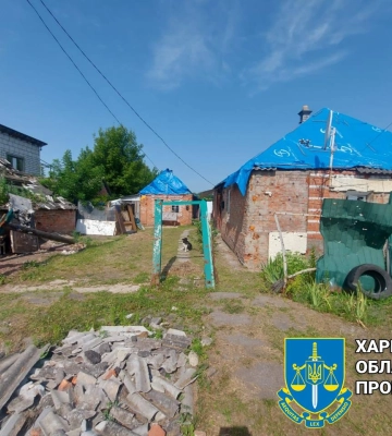 Російський снаряд влучив у будинок: під Харковом ексгумували тіло чоловіка