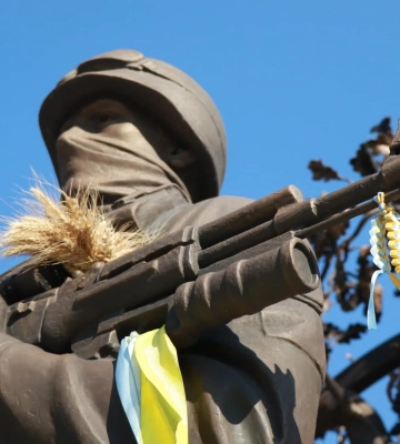 Підприємець із Корсуня бере 14 млн за встановлення пам’ятників загиблим воїнам у Черкасах