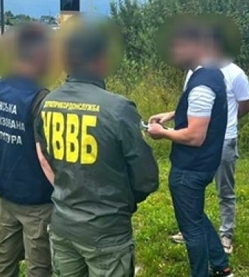 Контрабанда сигарет: на Волині на хабарі зловили прикордонника 