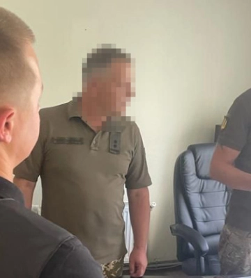 Нацполіція затримала посадовців військкоматів у трьох областях — усі вони брали хабарі у війсковозобовʼязаних