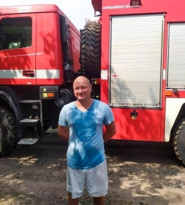 “Моє покликання рятувати” — співробітник ДСНС у поза службовий час врятував жінку