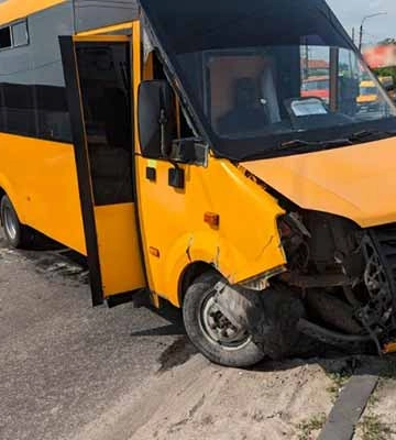На Полтавщині автобус потрапив у ДТП: травмована пасажирка