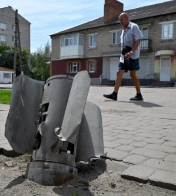 На Хмельниччині уламки ракети впали на подвір’ї будинку