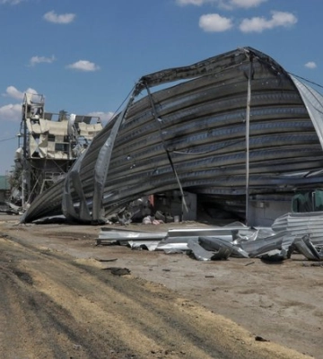 Вночі ворог потужно вдарив під час грози: є влучання у порт на Одещині, загинув охоронець