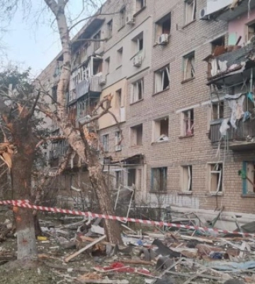 РФ вдарила авіабомбою по Ківшарівці на Харківщині: є поранені та загибла