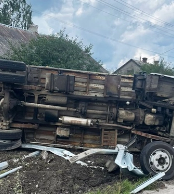 На Волыни под колесами грузовика погибла 13-летняя девочка