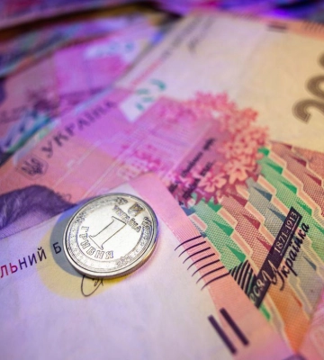 ПриватБанк розпочав виплати допомоги ВПО від міжнародної гуманітарної організації