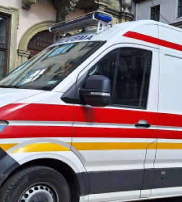 Багатодітна мама у Львові народила вдома: жінку доправили до лікарні