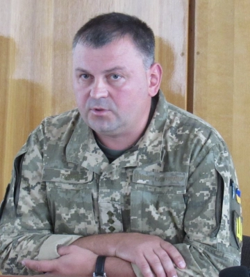 Знущався над підлеглими: затримали головного військкома Рівненщини (ВІДЕО)