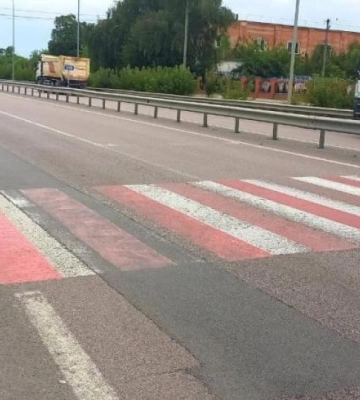 У Рівненському районі внаслідок ДТП травмувався неповнолітній пішохід: поліцейські розшукують водія