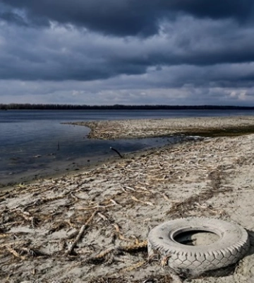 Доля Каховського водосховища: відновити водойму чи залишити, як є