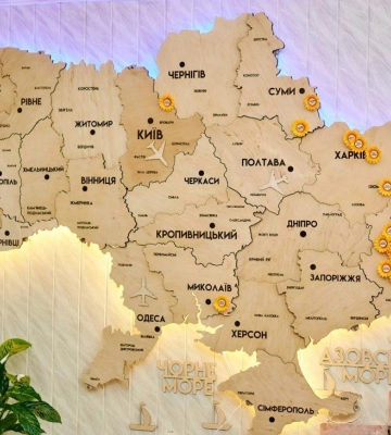 У Полтавському університеті відкрили меморіал полеглим випускникам