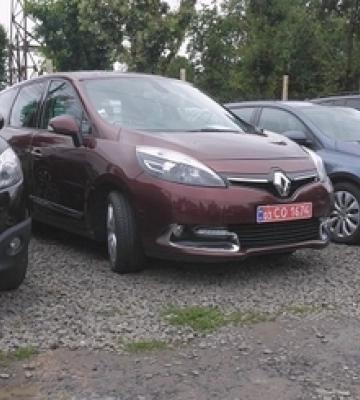 Луцький автобазар: ціни та комплектація мінівенів (відео)