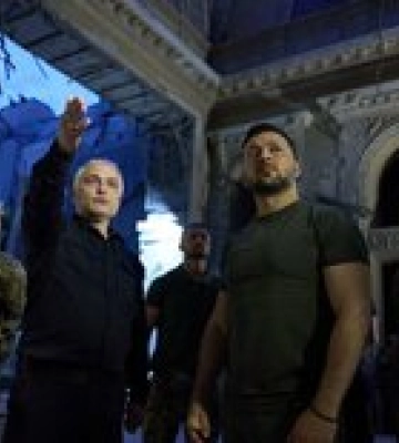 Зеленский осмотрел разрушения собора в Одессе, вызванные российской атакой – видео