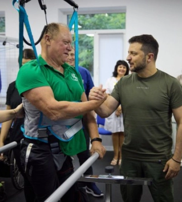 Зеленський в Одесі відвідав реабілітаційні відділення, де лікуються українські бійці