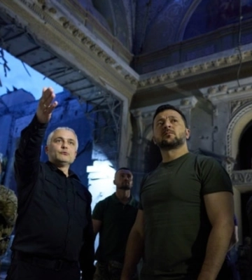 Зеленський в Одесі оглянув Спасо-Преображенський собор, зруйнований ракетним ударом РФ