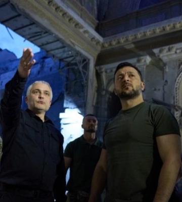 Зеленський приїхав до Одеси та відвідав зруйнований окупантами собор
