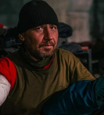 «Навіть проводили операції». Військовий медик з Азовсталі розповів про боротьбу за життя поранених в оточеному Маріуполі
