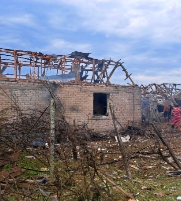 Армія росії знову обстріляла Херсонщину та Сумщину: поліція зафіксувала наслідки ворожих обстрілів
