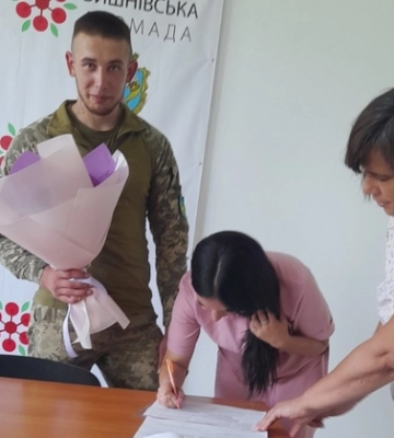 На Волині військовий одружився зі своєю коханою 