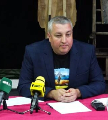 Хто і чому хоче змістити з посади директора Театру корифеїв (відео)