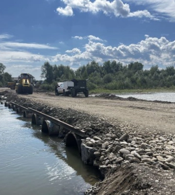 На Закарпатті відновлено рух вантажного та легкового транспорту через річку Тересва