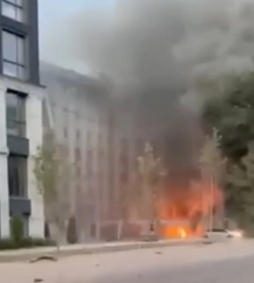 Зеленський про атаку на Дніпро: РФ вдарила по багатоповерхівці та будівлі СБУ
