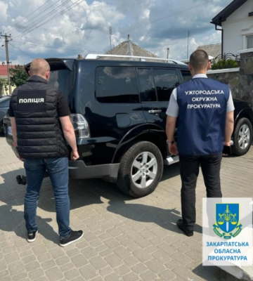 Продаж ввезених як гуманітарна допомога автомобілів за 14 600 євро – на Закарпатті підозрюють керівника громадської організації