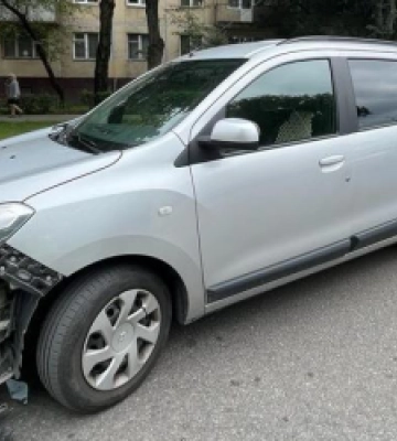 У Львові мотоцикліст отримав травми у результаті зіткнення з «Renault Logan» (ФОТО)